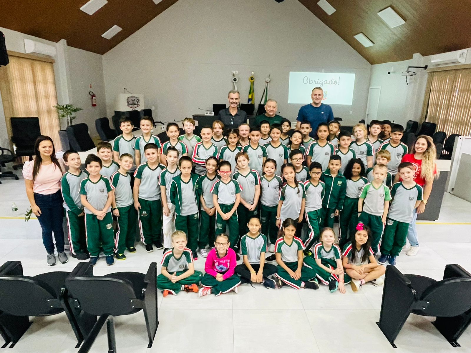 Alunos da Escola Municipal 25 de Março visitam o Poder Legislativo de Marechal Rondon