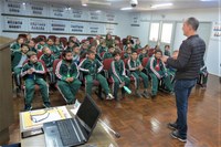 Alunos da Escola Municipal Osvino Weirich conhecem a Câmara de Vereadores