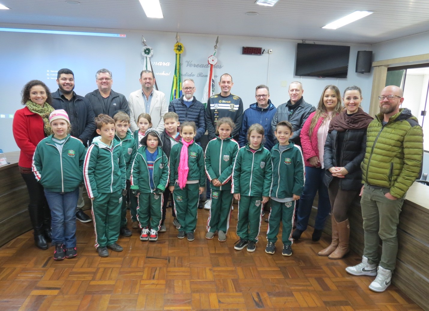 Alunos do 3º ano da escola municipal de Novo Horizonte visitam o Poder Legislativo