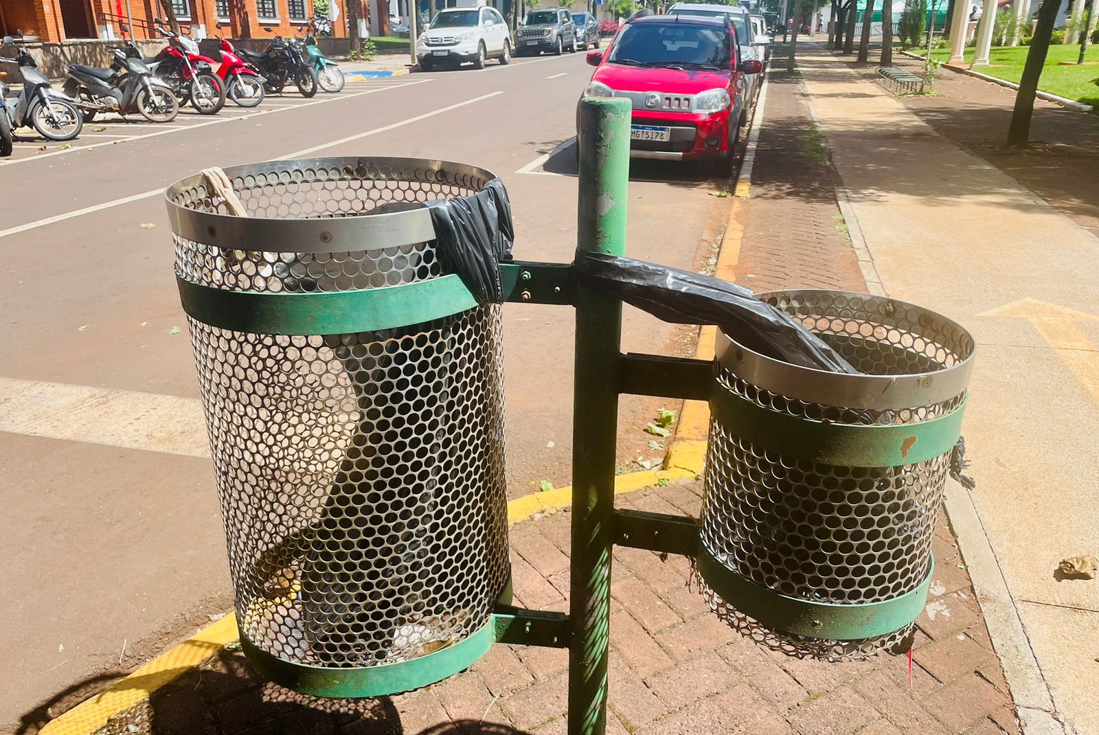  Audiência vai debater projeto de lei que padroniza lixeiras em espaços públicos
