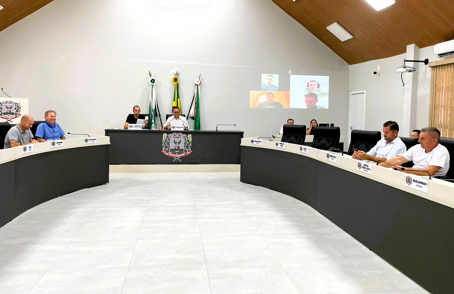 Câmara de Vereadores aprova redução de 20% no valor base da taxa de iluminação pública