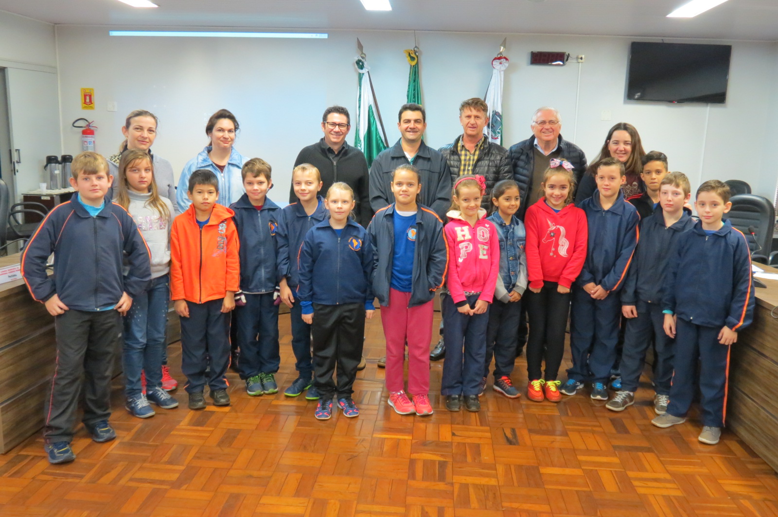 Câmara recebe alunos de Iguiporã pelo programa “Conhecendo o Município”