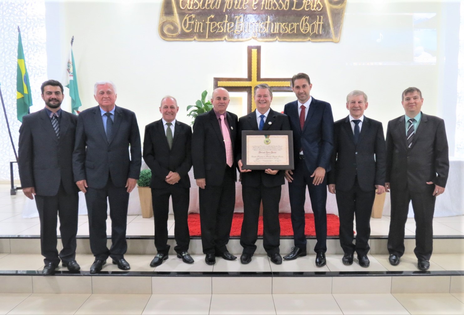 Câmara entrega título de Cidadão Honorário ao pastor Dorival Seidel