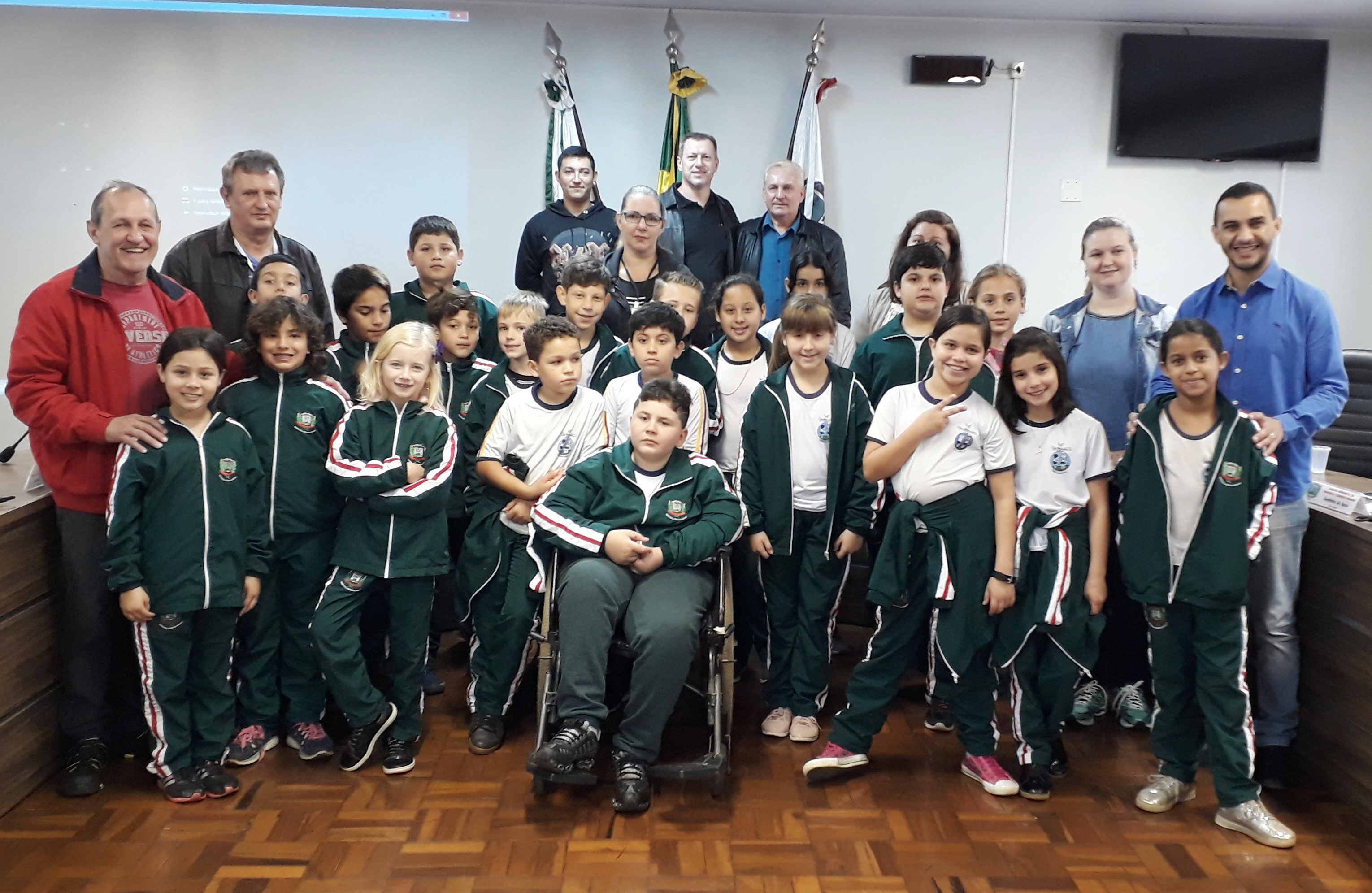 Câmara recebe visita de alunos da Escola Municipal Ana Paula