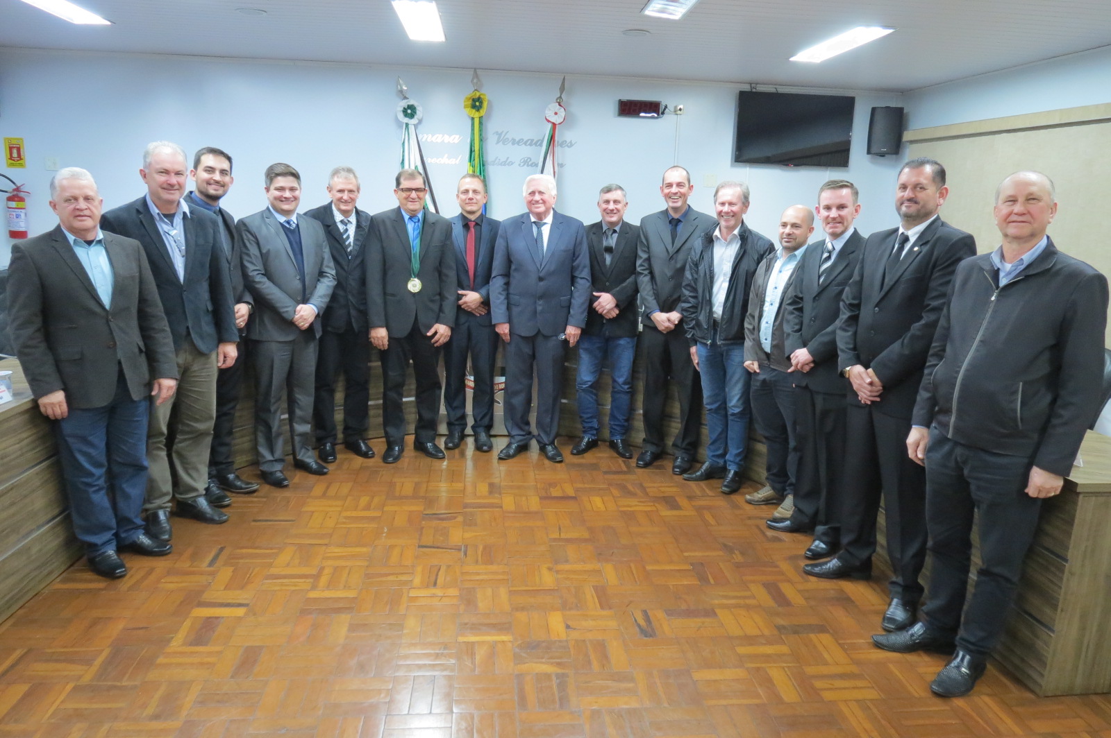 Darci Sônego é homenageado com medalha de “Honra ao Mérito” do Legislativo