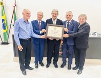 Dilmo Bedin recebe título de “Cidadão Honorário” em sessão solene do Poder Legislativo