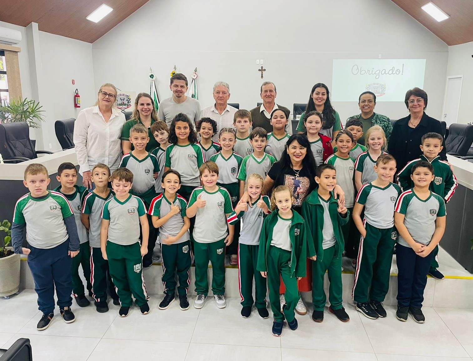 Escola Jean Piaget visita a Câmara de Vereadores pelo programa “Conhecendo o Município”