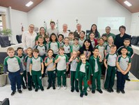 Escola Jean Piaget visita a Câmara de Vereadores pelo programa “Conhecendo o Município”