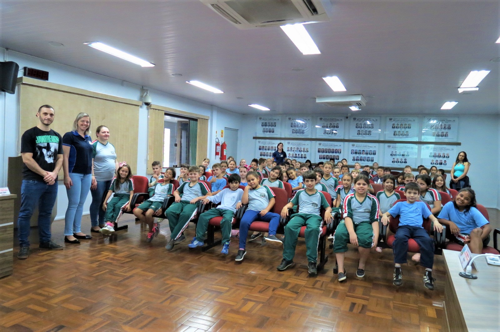 Estudantes da Escola Antônio Rockenbach conhecem a Câmara de Vereadores