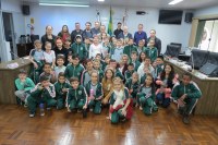 Estudantes da Escola Municipal 25 de Março visitam a Câmara de Vereadores