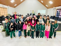 Estudantes da Escola Municipal Ana Paula visitam a Câmara de Vereadores