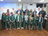 Estudantes da escola municipal de Iguiporã visitam a Câmara de Vereadores