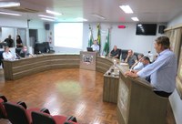 Falta de insumos nas indústrias tem esvaziado estoque de remédios na Farmácia Básica