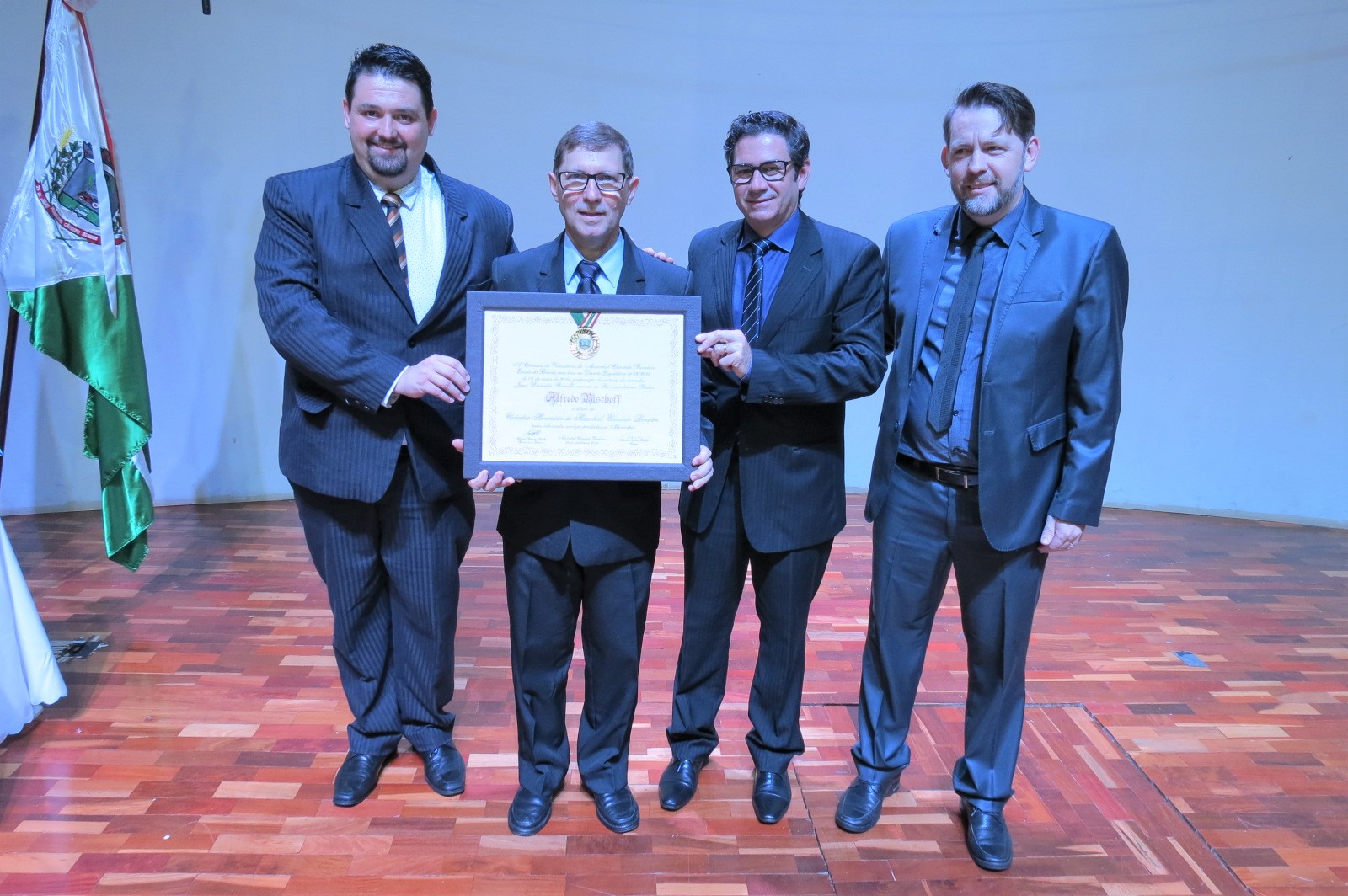 Poder Legislativo homenageia Alfredo Bischoff com título de Cidadão Honorário