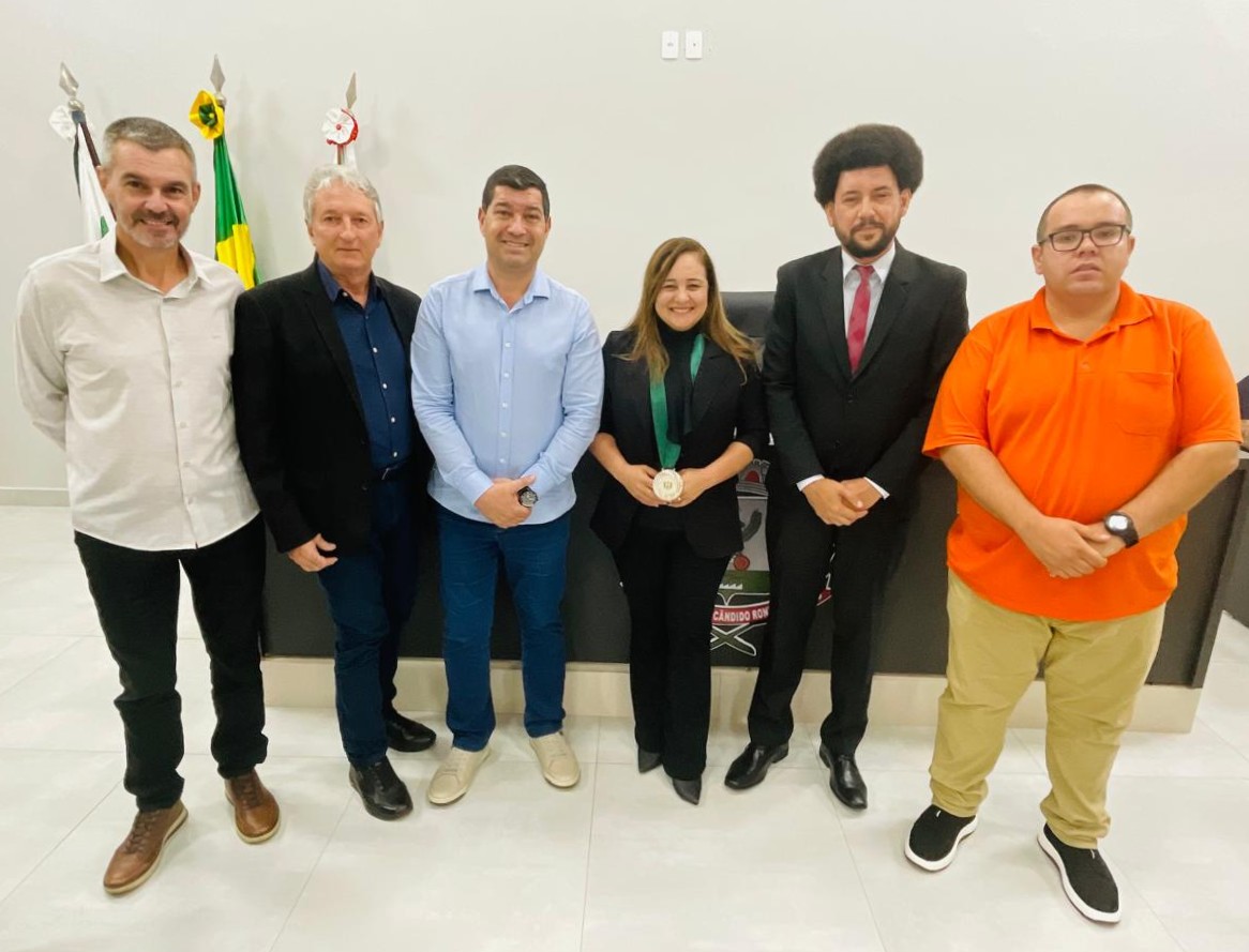 Legislativo rondonense homenageia nutricionista Jaciara Garcia com “Medalha de Honra ao Mérito”