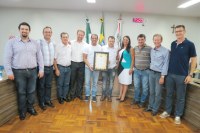 Marquinhos Xavier recebe diploma de honra ao mérito da Câmara de Marechal Rondon