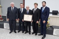 Professor Nilson Freitag recebe título de Cidadão Honorário 