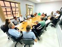 Reunião entre Legislativo e Executivo discute projetos da reforma administrativa da Prefeitura