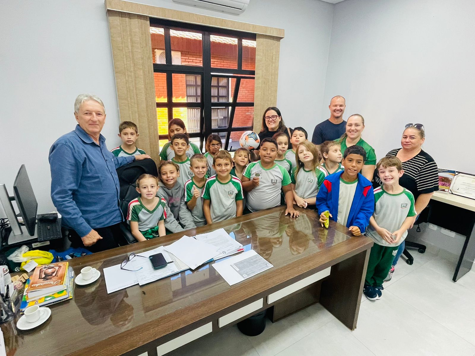 Turma da Escola Comandante Luiz Augusto de Moraes Rego visita o Poder Legislativo