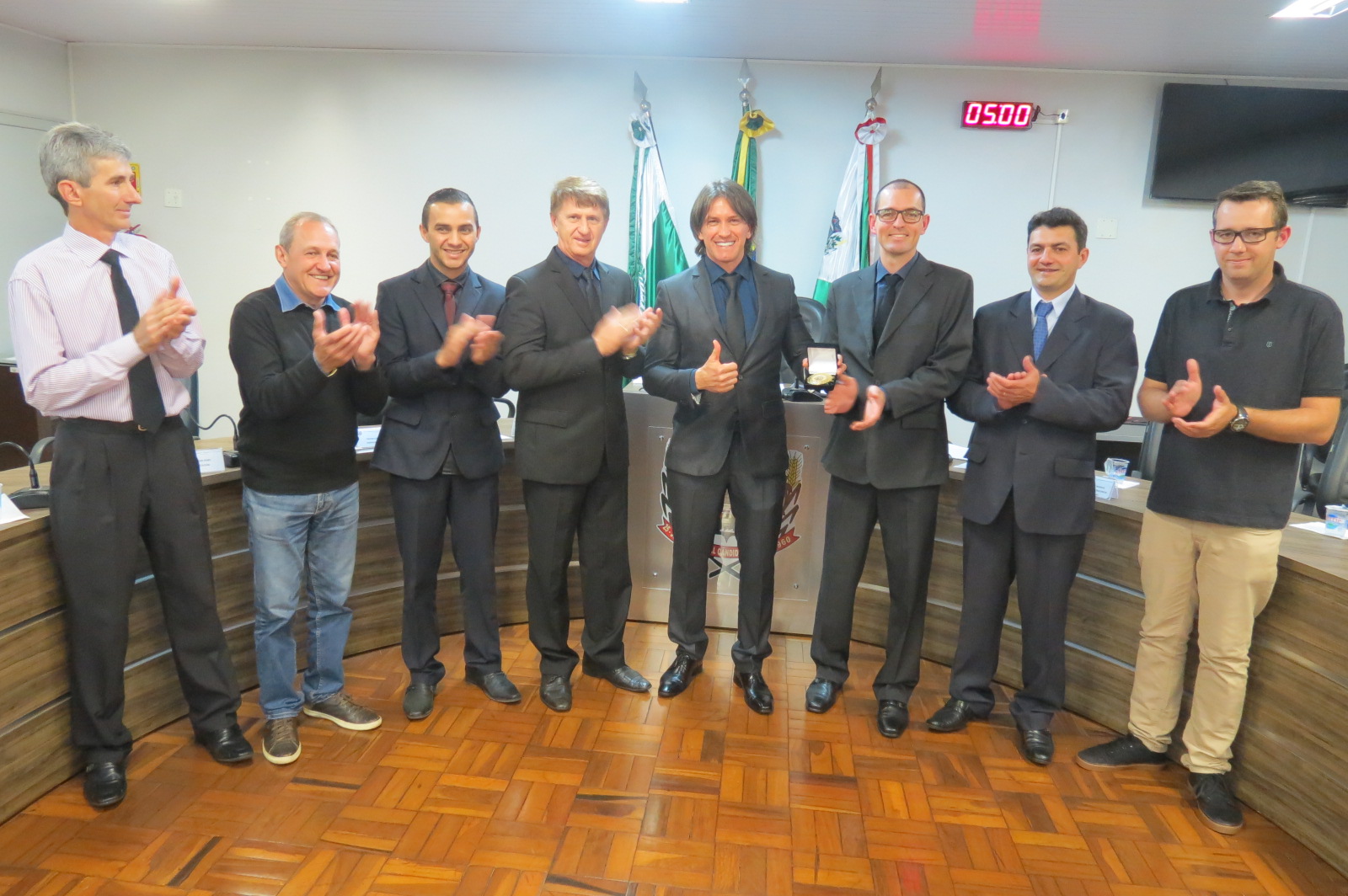 Valdir Lermen recebe “Medalha de Honra ao Mérito” 